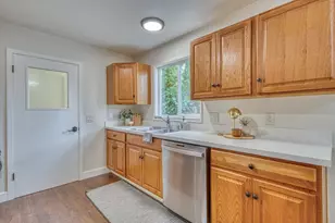 608 Congress Ave, Pacific Grove, CA 93950 - Photo 10