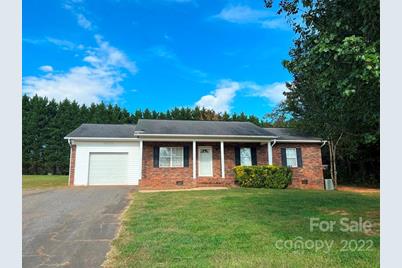 3037 11th Ave Drive NE, Conover, NC 28613 - Photo 1