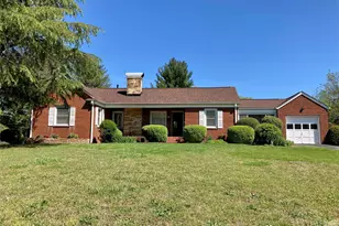 1632 2nd Ave NW, Hickory, NC 28601 - Photo 1