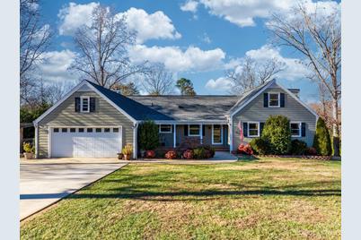 3809 6th Street NE, Hickory, NC 28601 - Photo 1