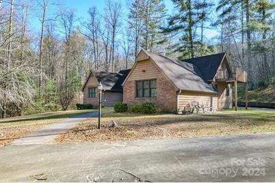 135 Oak Briar Drive, Hendersonville, NC 28739 - Photo 1