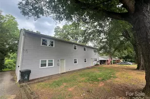 381 20th Ave NE, Hickory, NC 28601 - Photo 1