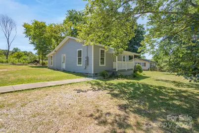 1021 Wall Street, Statesville, NC 28677 - Photo 1