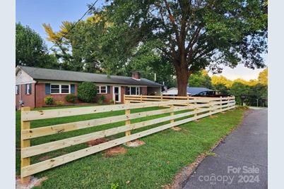 115 Hilltop Avenue, Valdese, NC 28690 - Photo 1