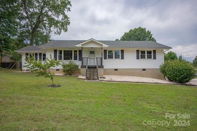 350 Wilson Avenue, Mooresville, NC 28115 - Photo 1