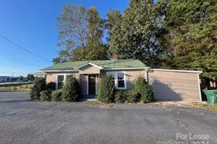 705 W 15th St, Newton, NC 28658 - Photo 1