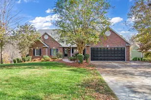 271 Lockhard Cir, Troutman, NC 28166 - Photo 1