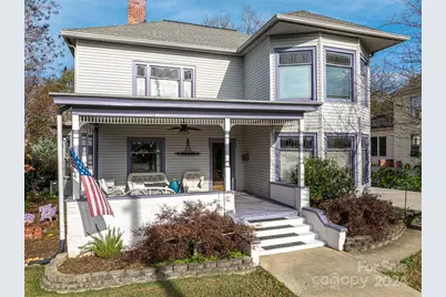 203 E Congress Street, Lincolnton, NC 28092 - Photo 1