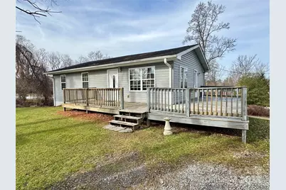 1031 7th Avenue W, Hendersonville, NC 28791 - Photo 1