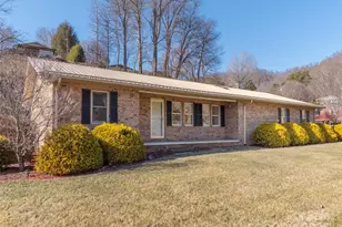 163 Gateway St, Waynesville, NC 28785 - Photo 1