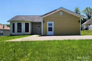 979 W Chapel Rd, Asheville, NC 28803 - Photo 1