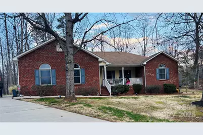 920 Hunting Avenue, Lincolnton, NC 28092 - Photo 1