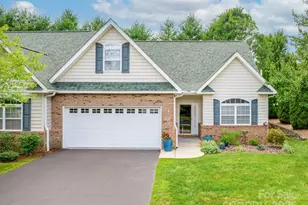 106 Victoria Park Dr, Hendersonville, NC 28792 - Photo 1