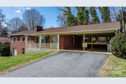 919 Pinecrest Place NE, Lenoir, NC 28645 - Photo 1