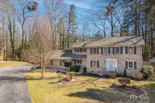 4 Bridle Path Ct, Hendersonville, NC 28791 - Photo 1