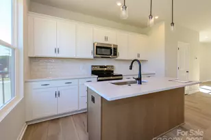 5711 Castlerea Dr, Charlotte, NC 28217 - Photo 1