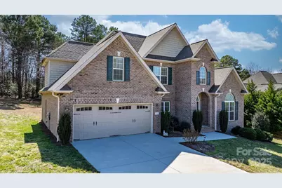 3815 10th Street NE, Hickory, NC 28601 - Photo 1