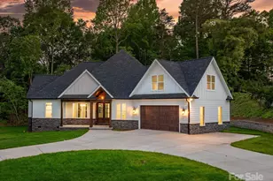 3732 Whitney Dr NE, Hickory, NC 28601 - Photo 1