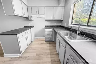 4814 Spring Lake Dr, Charlotte, NC 28212 - Photo 1