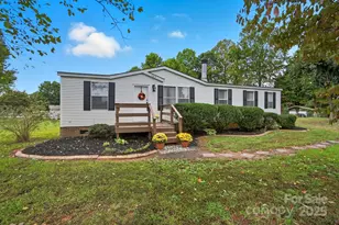 405 Briarwood Ct, Mount Holly, NC 28120 - Photo 1