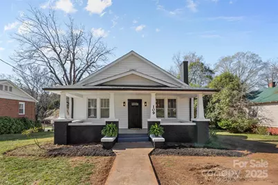 109 W D Street, Newton, NC 28658 - Photo 1