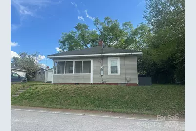 211 W 2nd Street, Kershaw, SC 29067 - Photo 1