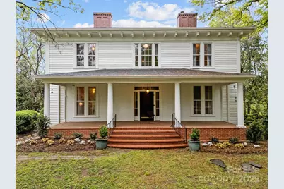 740 Woodlawn Avenue, Mount Holly, NC 28120 - Photo 1