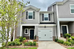 4305 Summit Woods Dr, Charlotte, NC 28216 - Photo 1