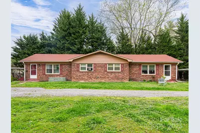 527 Glasgow Lane, Hendersonville, NC 28739 - Photo 1