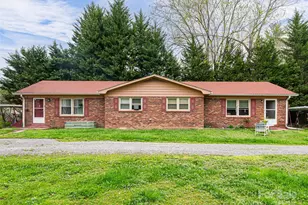 527 Glasgow Ln, Hendersonville, NC 28739 - Photo 1