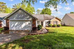 909 Jordans Pond Ln, Charlotte, NC 28214 - Photo 1