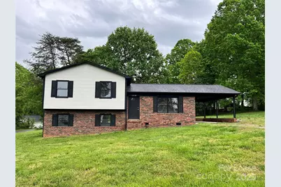 140 Brookhollow Drive, Statesville, NC 28625 - Photo 1