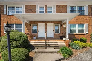 28 Capri Ln, Hendersonville, NC 28792 - Photo 1