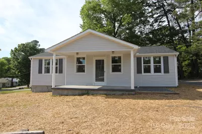 305 E Burnsville Street, Wadesboro, NC 28170 - Photo 1