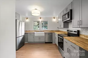 300 N Ervin Ave, Newton, NC 28658 - Photo 1