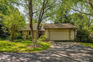 3 Governors Dr, Asheville, NC 28804 - Photo 1