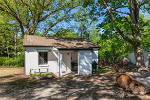 28 Bass Ln, Hendersonville, NC 28719 - Photo 1