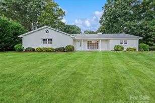 106 Whispering Hills Dr, Hendersonville, NC 28792 - Photo 1