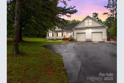 140 Ribbon Circle, Lincolnton, NC 28092 - Photo 1