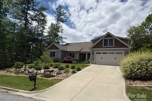 140 Shadowleaf Dr, Hendersonville, NC 28739 - Photo 1