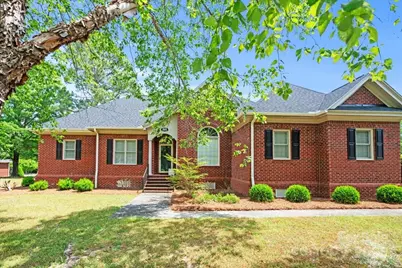 600 Robinhood Drive, Cheraw, SC 29520 - Photo 1