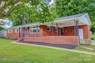 413 N Mulberry St, Cherryville, NC 28021 - Photo 1