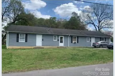 390 N King Street, Gastonia, NC 28052 - Photo 1