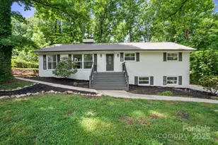 218 Kingsway Cir, Charlotte, NC 28214 - Photo 1