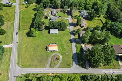 35 Telephone Exchange Road, Hickory, NC 28601 - Photo 1