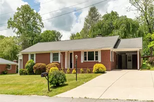 1101 Cherokee Dr, Hendersonville, NC 28739 - Photo 1