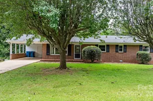 1753 28th St NE, Hickory, NC 28601 - Photo 1