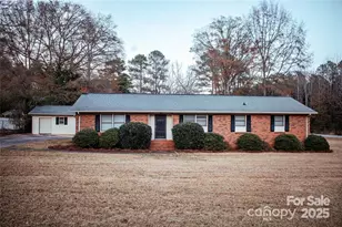 1708 Dogwood Ln, Lancaster, SC 29720 - Photo 1