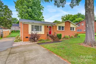 1405 8th Ave NW, Conover, NC 28613 - Photo 1