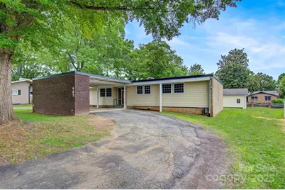 467 16th Avenue NW, Hickory, NC 28601 - Photo 1